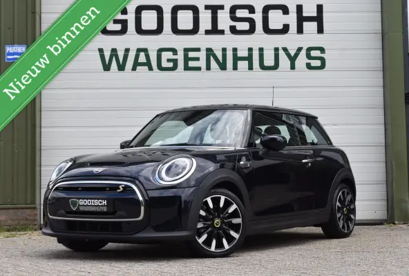 33 kWh | Leder | Prof Navischerm |