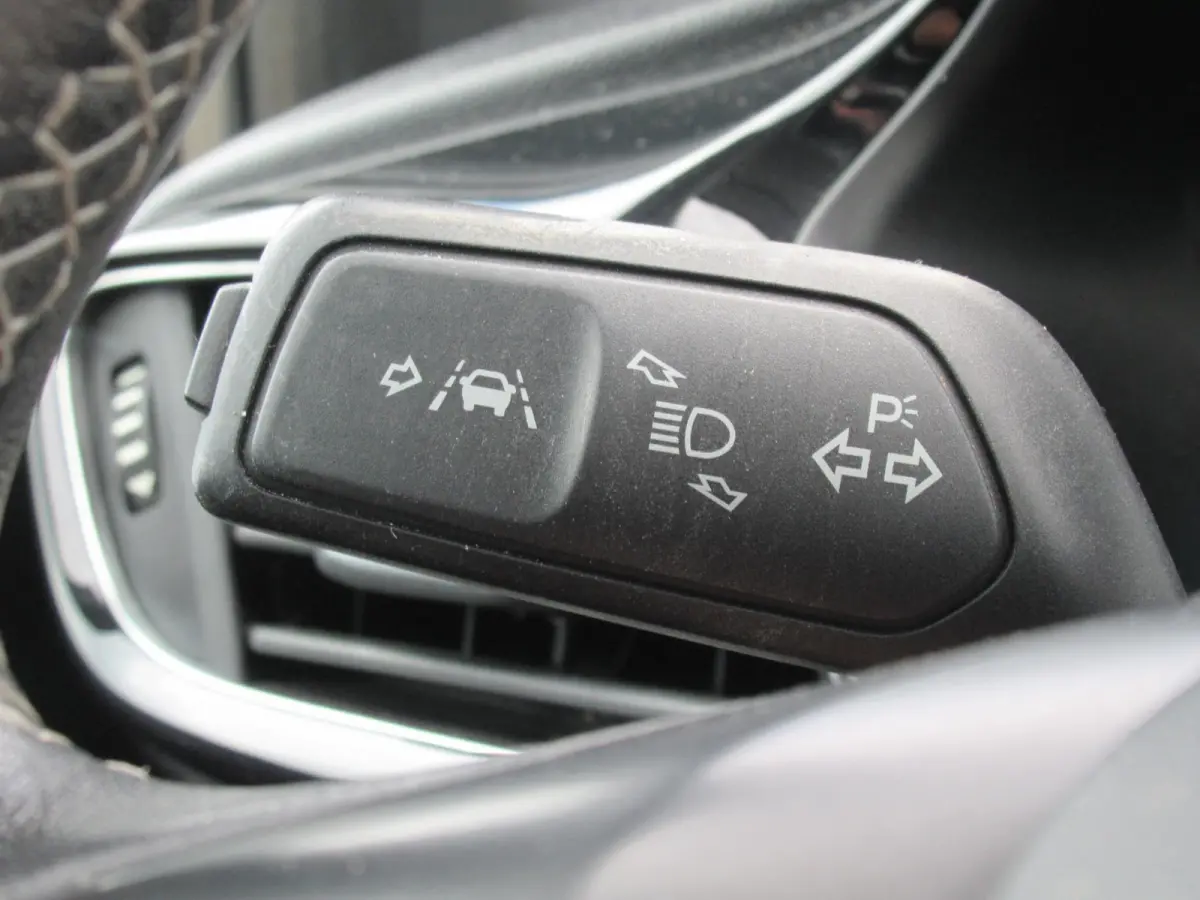 1.0 EcoBoost Titanium | Adaptive Cruise | B&O | Camera | PDC voor en achter