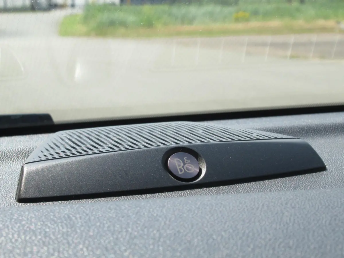 1.0 EcoBoost Titanium | Adaptive Cruise | B&O | Camera | PDC voor en achter