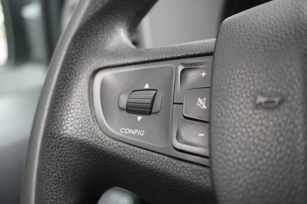 2.0 BlueHDI 120PK Dubbel cabine EURO 6 - Airco -Navi - Cruise - €14.950,- Excl.