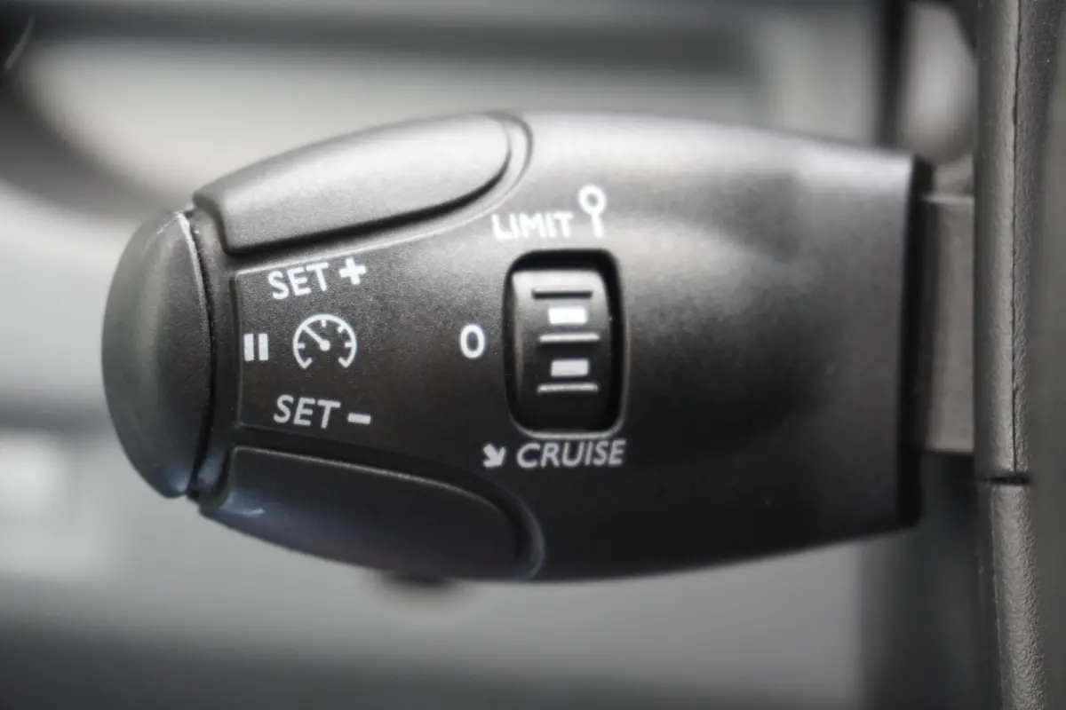 2.0 BlueHDI 120PK Dubbel cabine EURO 6 - Airco -Navi - Cruise - €14.950,- Excl.