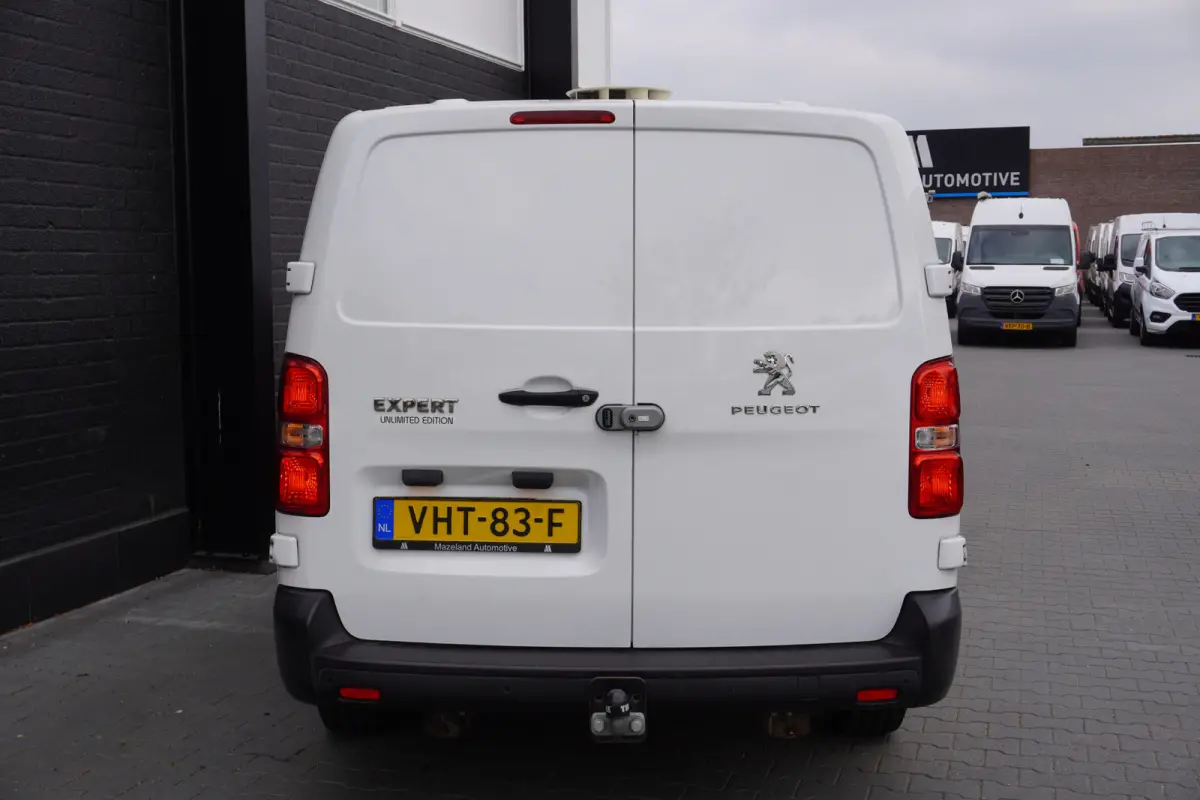 2.0 BlueHDI 120PK Dubbel cabine EURO 6 - Airco -Navi - Cruise - €14.950,- Excl.