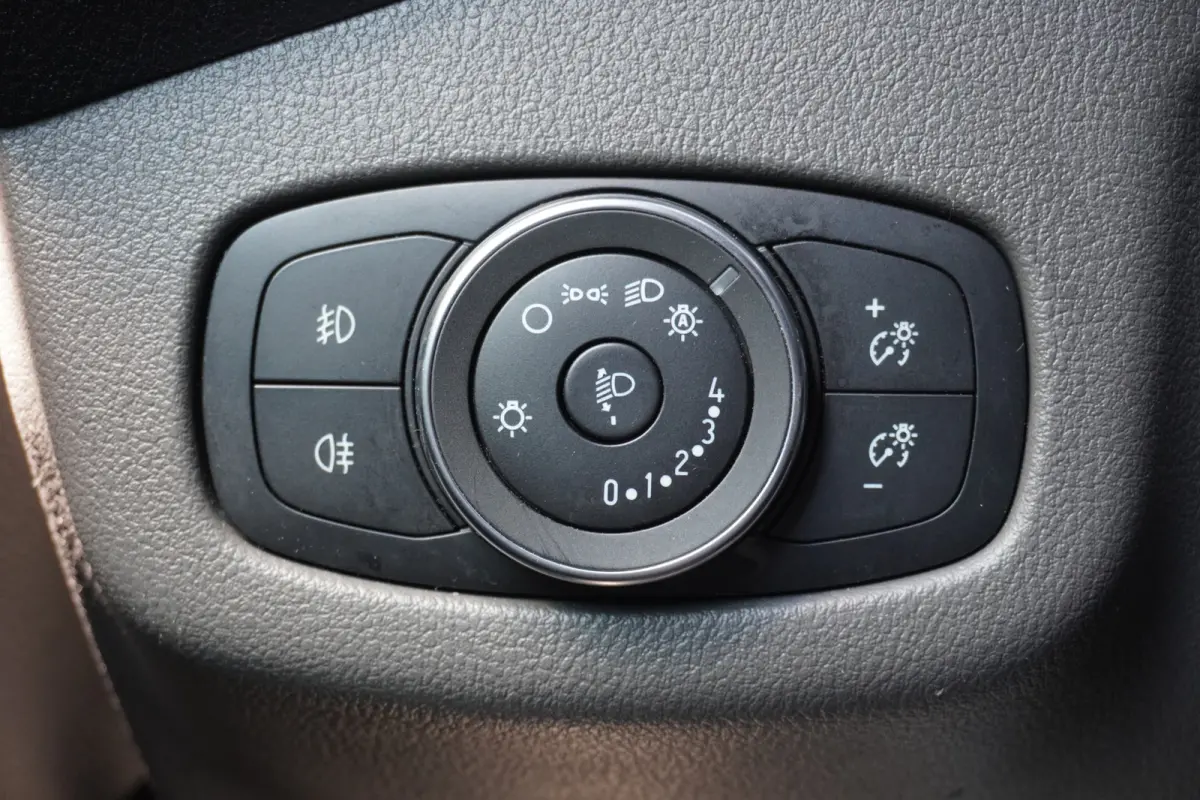 1.5 EcoBlue EURO 6 - Airco - Cruise - PDC - €10.950,- Excl.