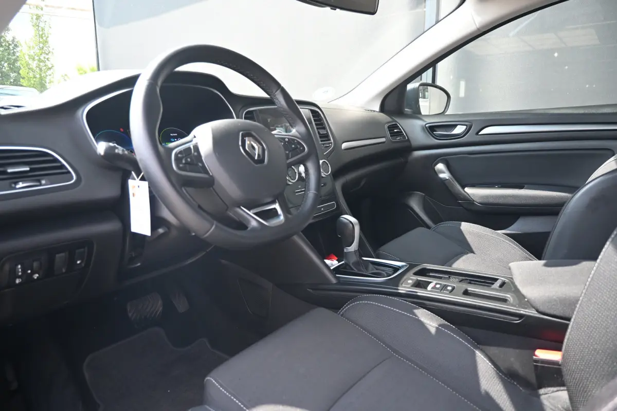 Estate 1.6 Plug-In Hybrid 160 Intens | Afn. Trekhaak | Navigatie | Parkeersensoren | Climate Control | Cruise Control !!