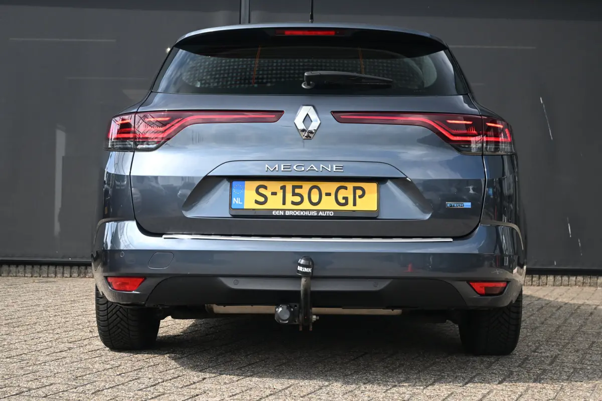 Estate 1.6 Plug-In Hybrid 160 Intens | Afn. Trekhaak | Navigatie | Parkeersensoren | Climate Control | Cruise Control !!