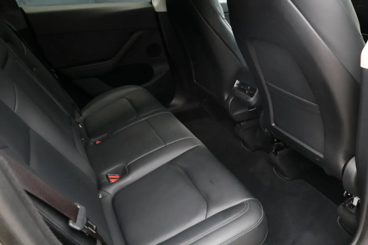 Performance AWD 75 kWh 463PK Warmtepomp 21'Inch Leder AutoPilot BTW 360View 79000KM BJ2023