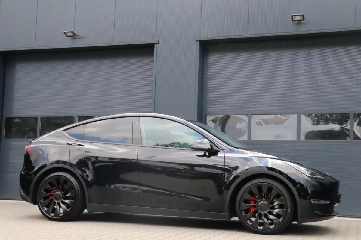Performance AWD 75 kWh 463PK Warmtepomp 21'Inch Leder AutoPilot BTW 360View 79000KM BJ2023