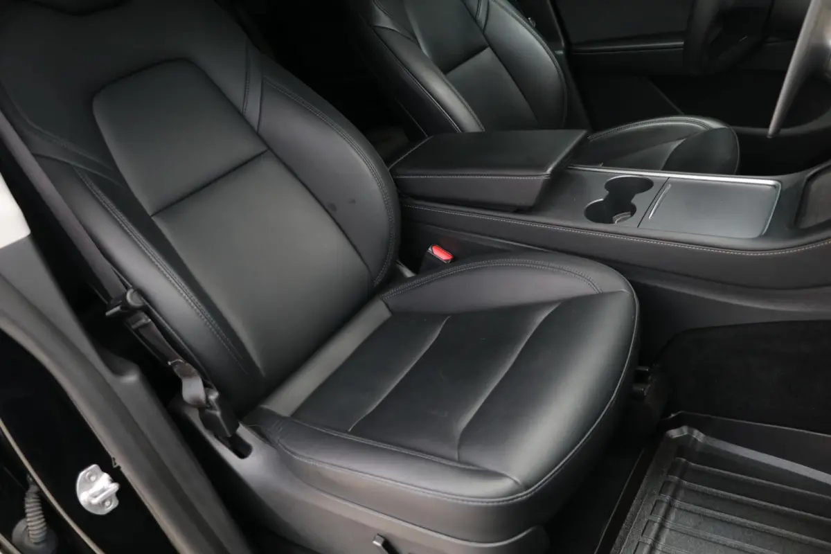 Performance AWD 75 kWh 463PK Warmtepomp 21'Inch Leder AutoPilot BTW 360View 79000KM BJ2023
