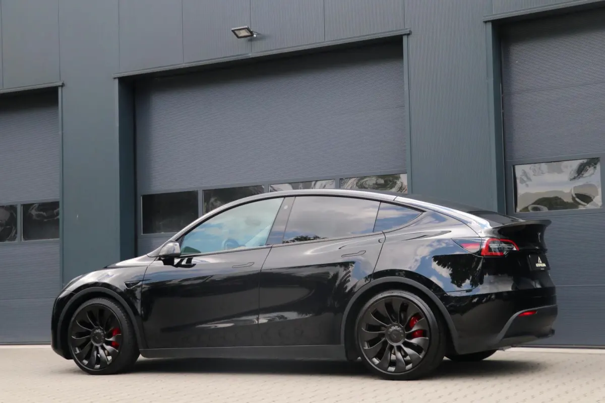 Performance AWD 75 kWh 463PK Warmtepomp 21'Inch Leder AutoPilot BTW 360View 79000KM BJ2023