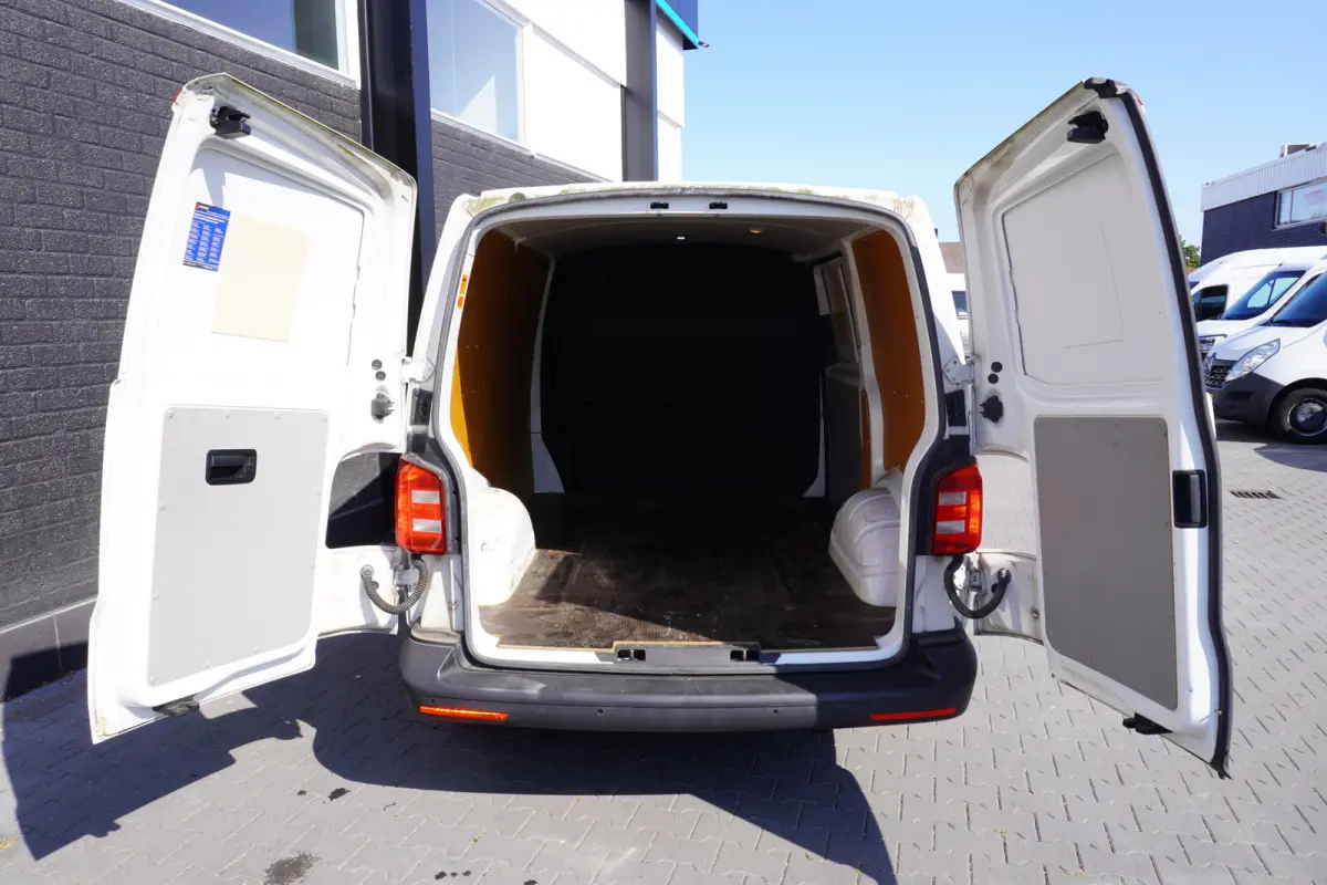 2.0 TDI - EURO 6 - Airco - Navi - Cruise - €10.900,- Excl.