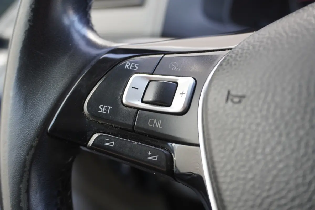 2.0 TDI - EURO 6 - Airco - Navi - Cruise - €10.900,- Excl.