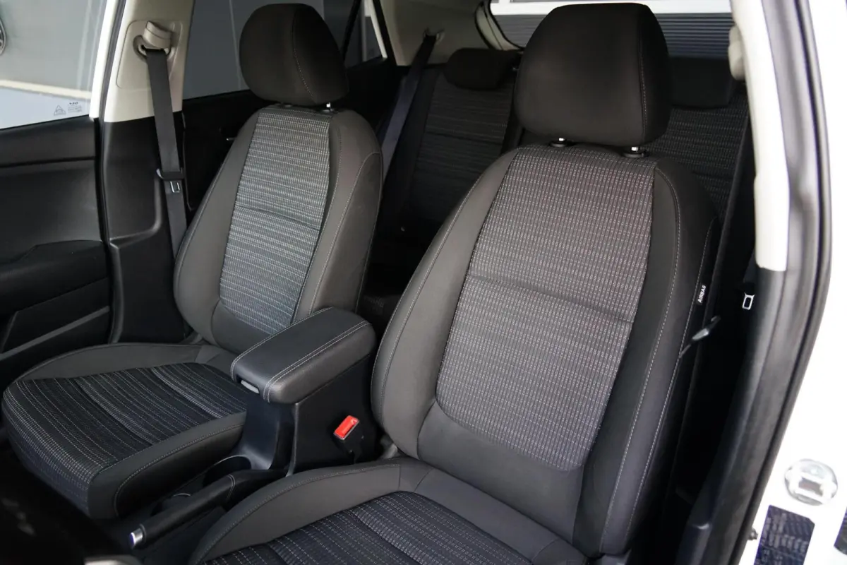 1.0 T-GDi MHEV DynamicPlusLine, NL, keyless, cam. clima