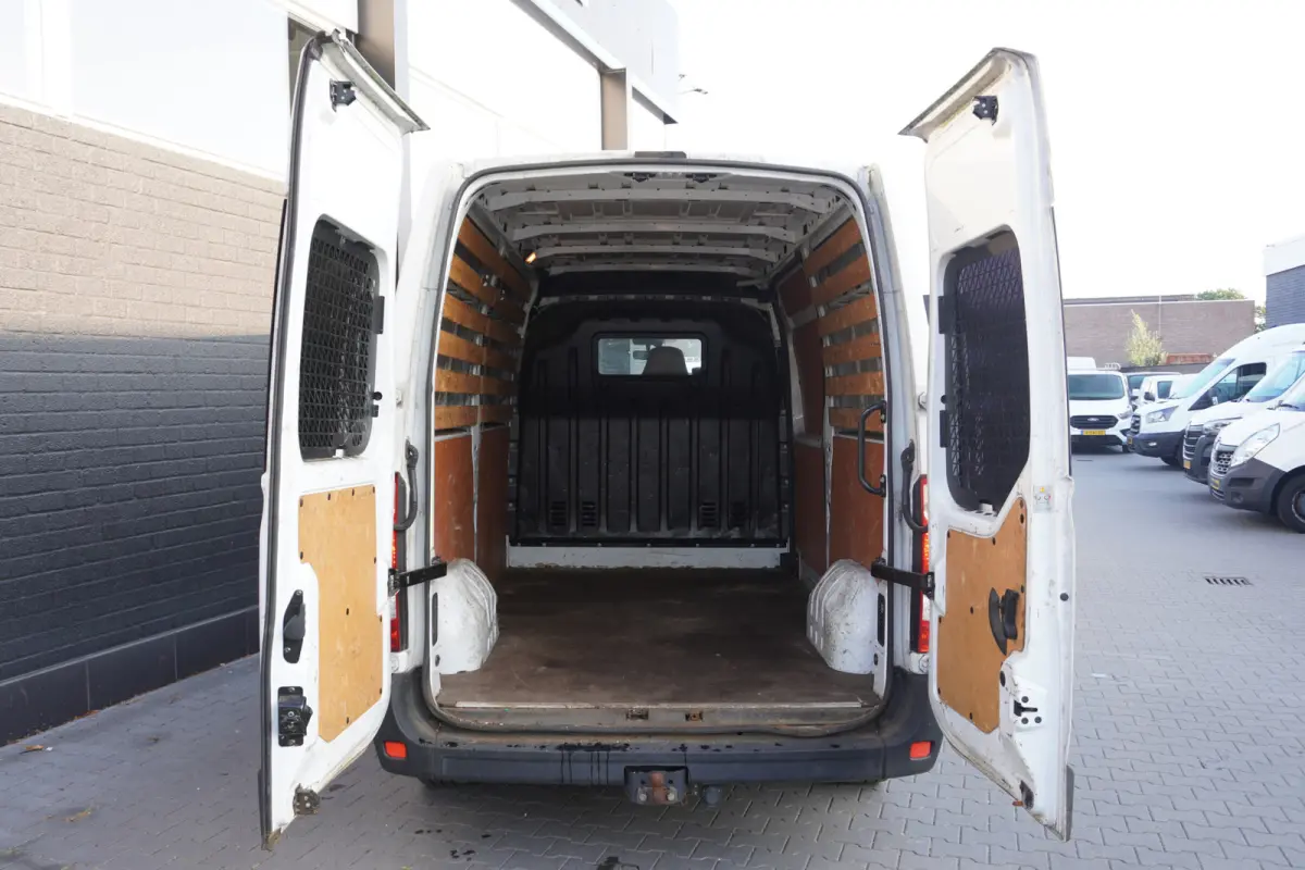 2.3 dCi 150PK L2H2 - EURO 6 - Airco - Trekhaak - €14.900,- Excl.