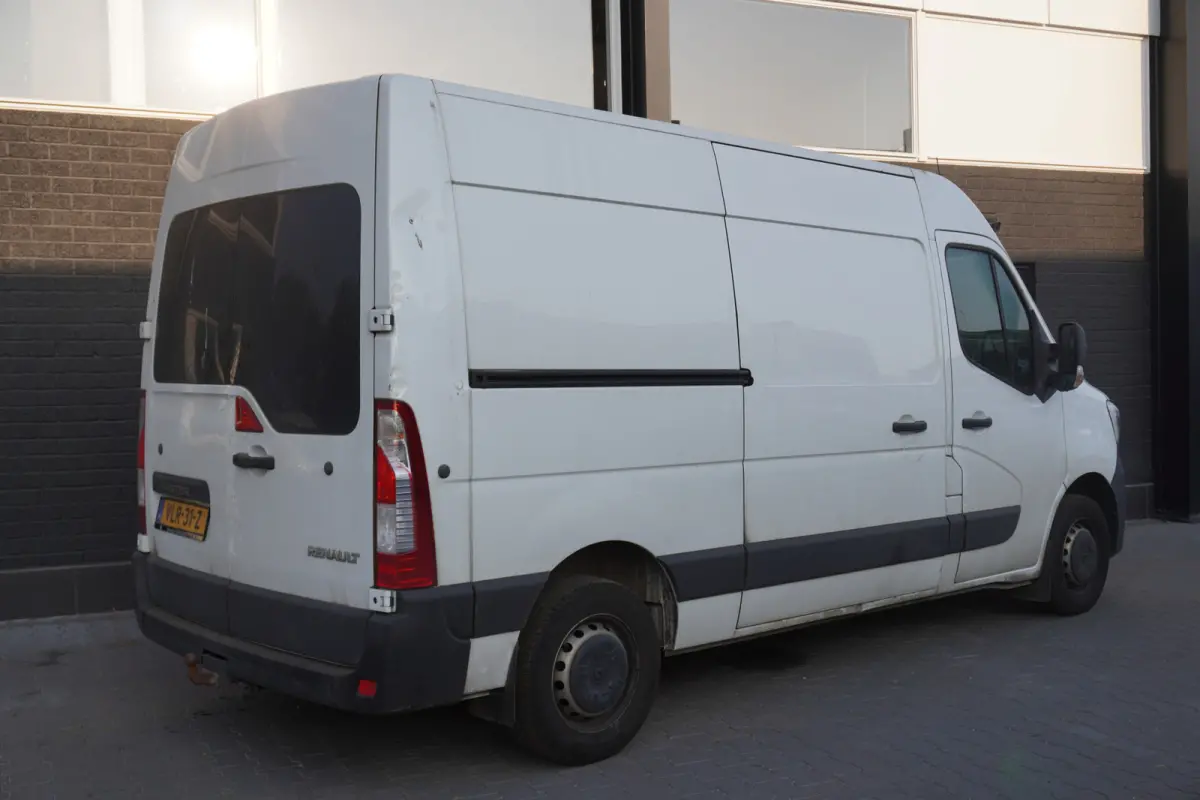 2.3 dCi 150PK L2H2 - EURO 6 - Airco - Trekhaak - €14.900,- Excl.
