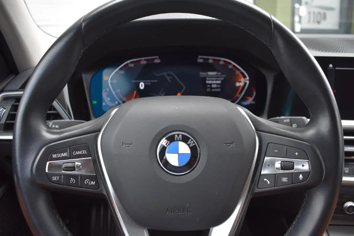 320i Business Edition | Trekhaak | Carplay | Cruise Control |