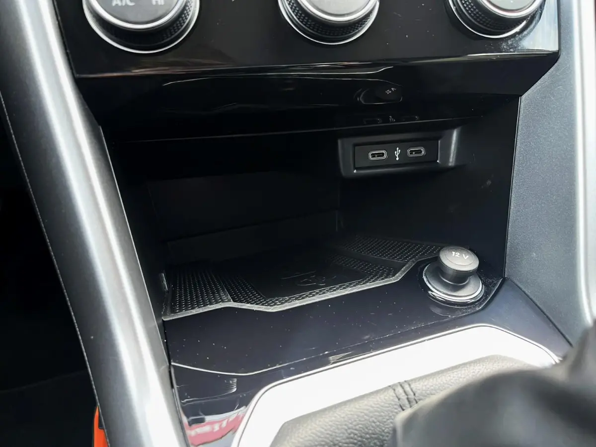 1.0 TSI 110pk 75 Edition | Navigatie | Camera | Adaptive Cruise