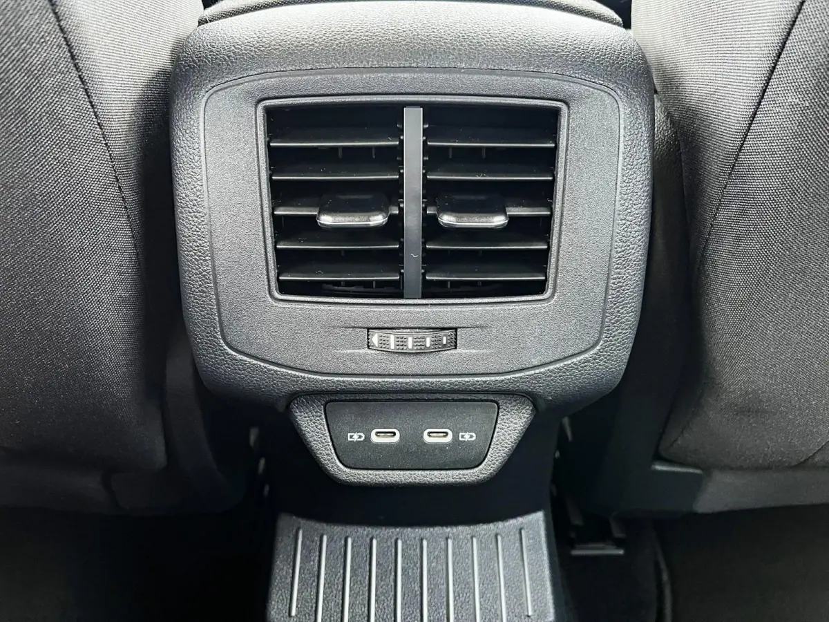 1.0 TSI 110pk 75 Edition | Navigatie | Camera | Adaptive Cruise