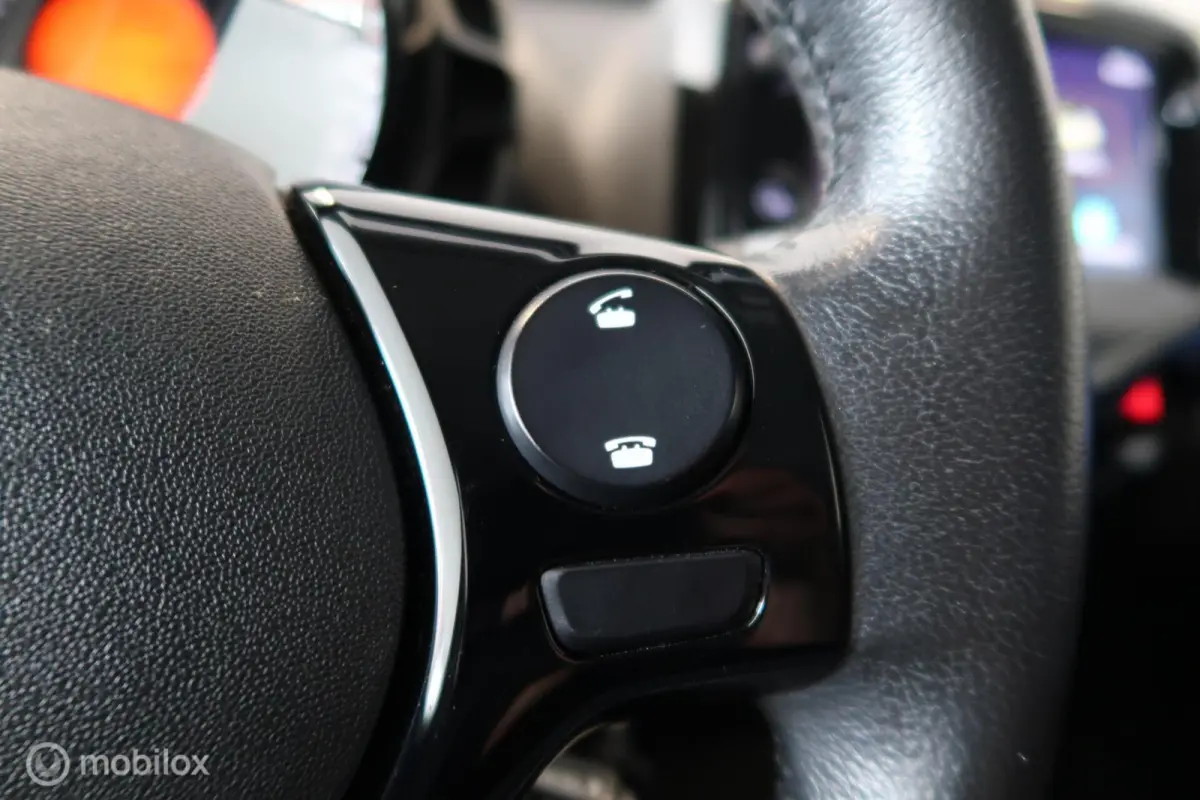 1.0 VTi Shine Carplay Cruise Control Climate