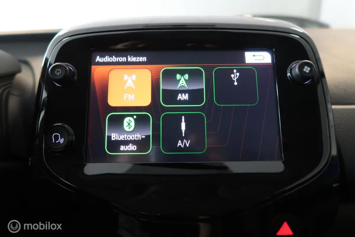 1.0 VTi Shine Carplay Cruise Control Climate