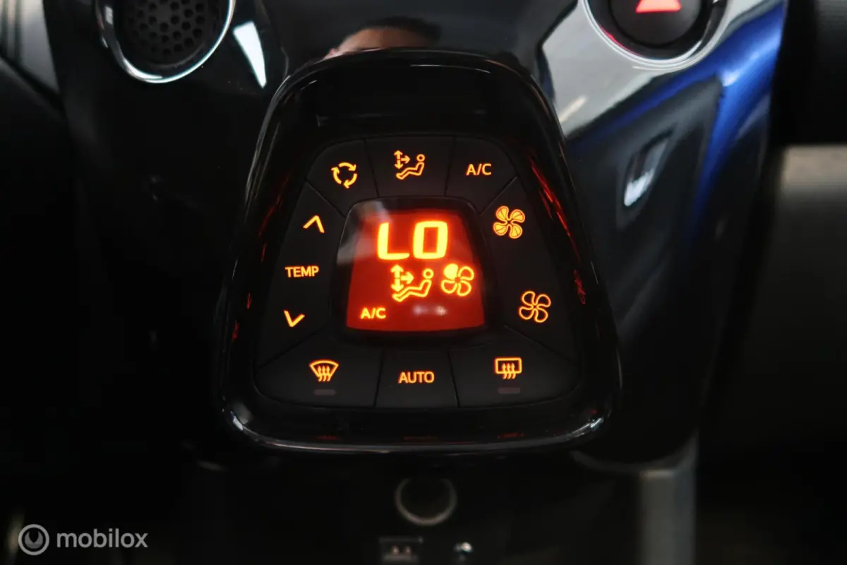 1.0 VTi Shine Carplay Cruise Control Climate