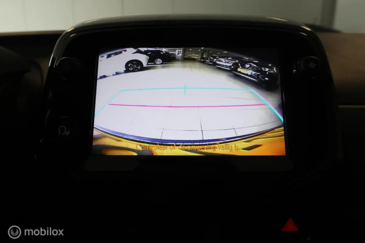 1.0 VTi Shine Carplay Cruise Control Climate
