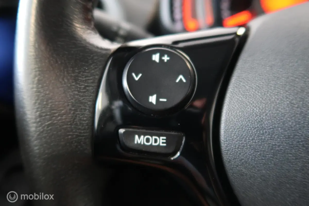 1.0 VTi Shine Carplay Cruise Control Climate