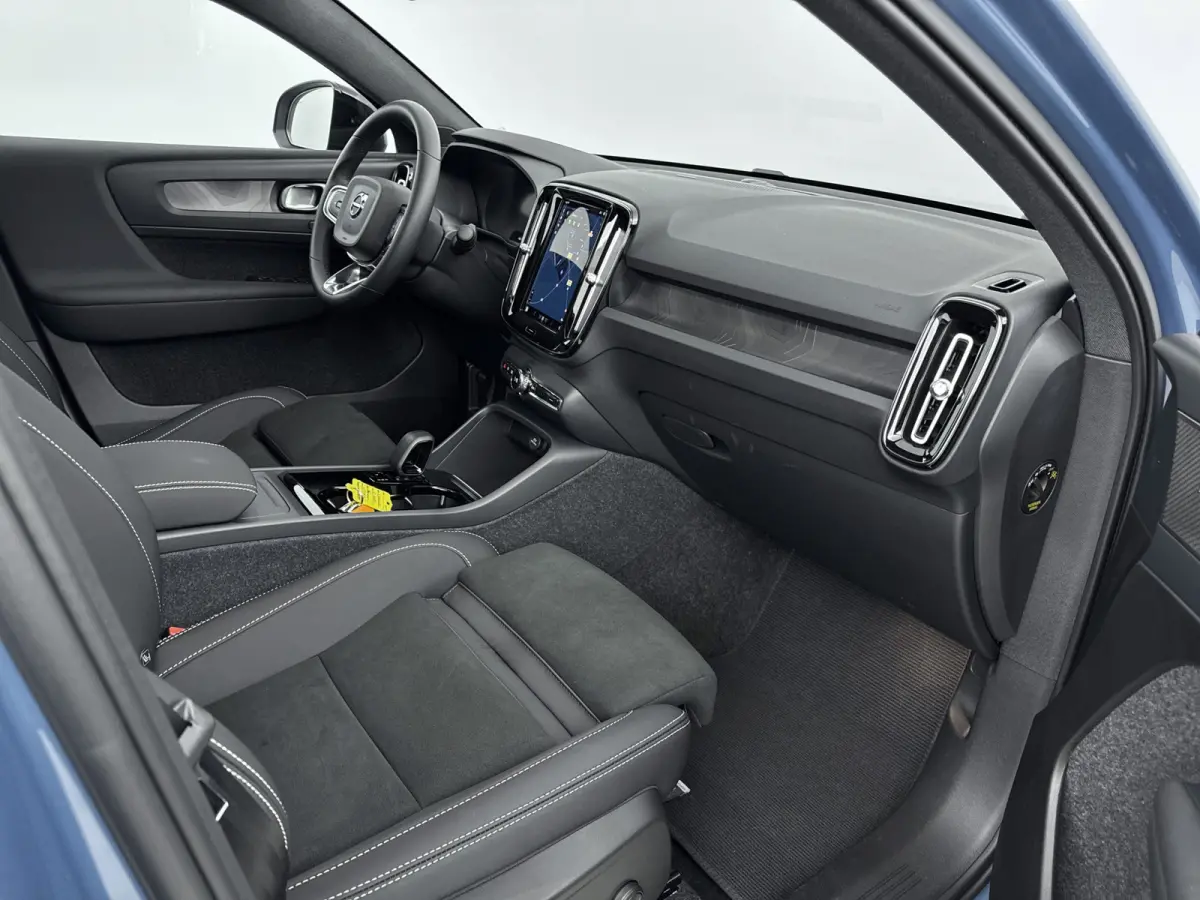 Recharge Single Motor Ultimate | 360° Camera | Nubuck Bekleding | H&K Audio | All Season Banden | Panoramadak |