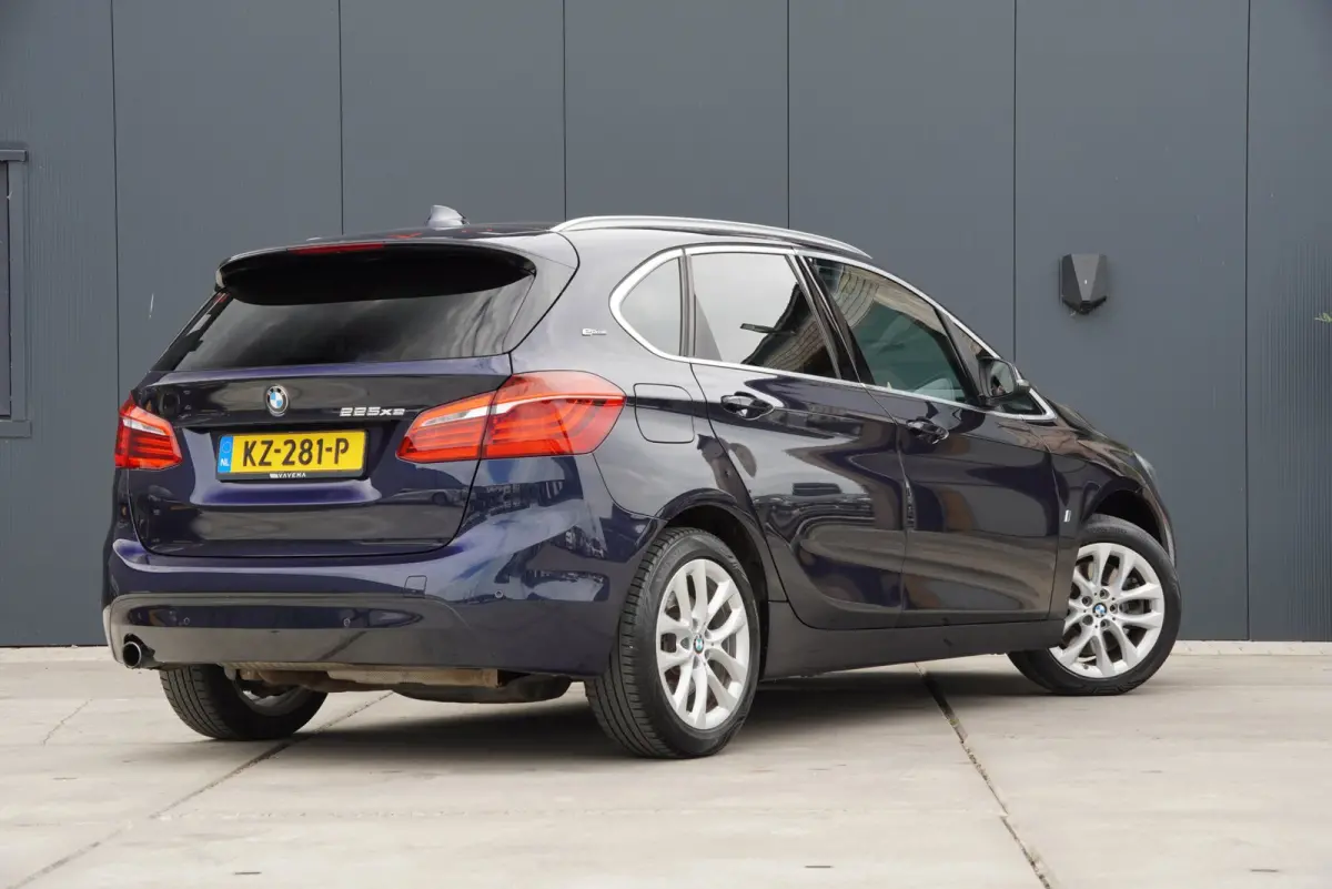 225xe iPerformance Executive 2016 PHEV Hybride Automaat Stoelverwarming Xenon Navigatie