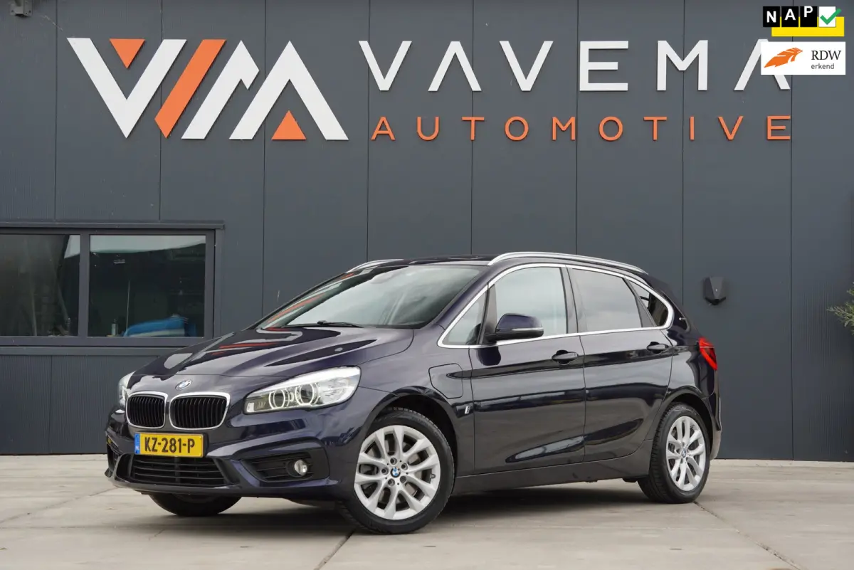 225xe iPerformance Executive 2016 PHEV Hybride Automaat Stoelverwarming Xenon Navigatie