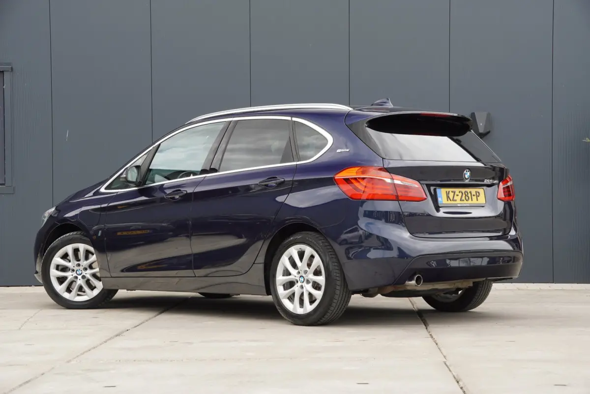 225xe iPerformance Executive 2016 PHEV Hybride Automaat Stoelverwarming Xenon Navigatie