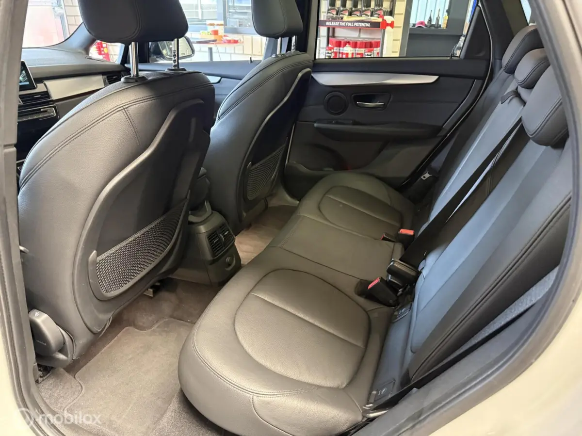 218i Luxury Hoge instap NIEUWSTAAT
