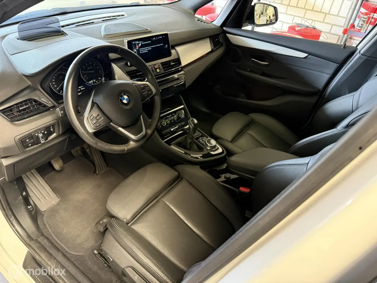218i Luxury Hoge instap NIEUWSTAAT