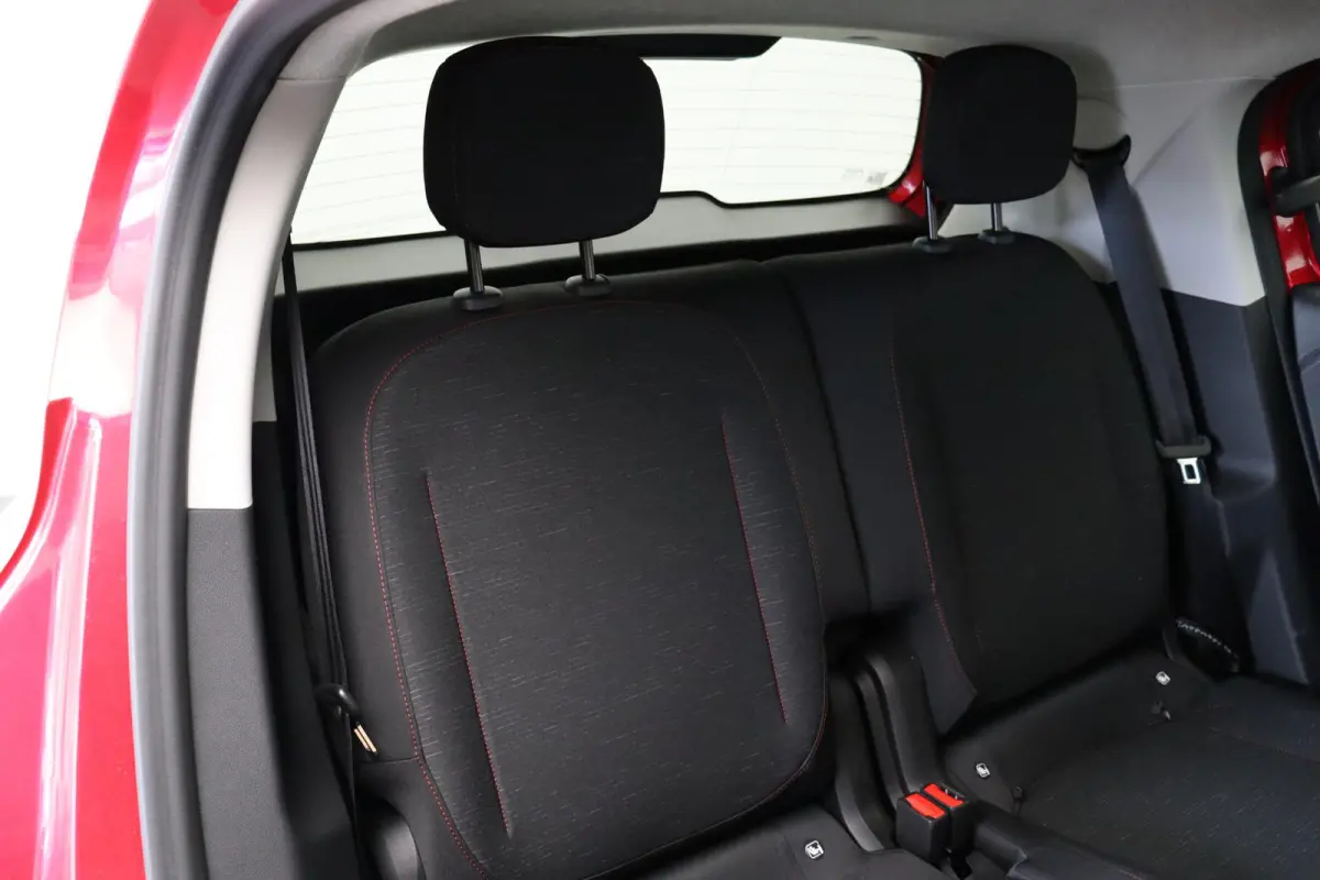 urban range techno 27.5 kWh | 18" lichtmetalen velgen | Stoelverwarming | Parkeersensoren voor/achter | Blind spot warning |