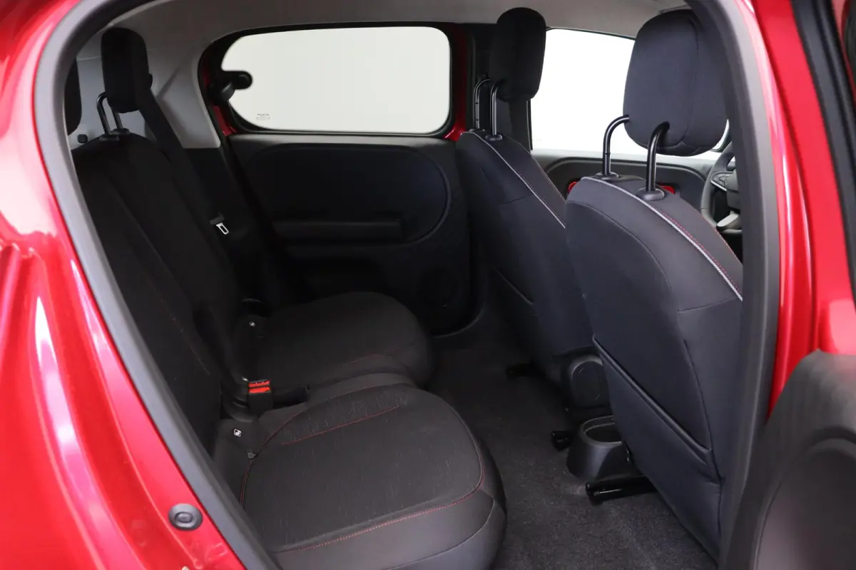 urban range techno 27.5 kWh | 18" lichtmetalen velgen | Stoelverwarming | Parkeersensoren voor/achter | Blind spot warning |