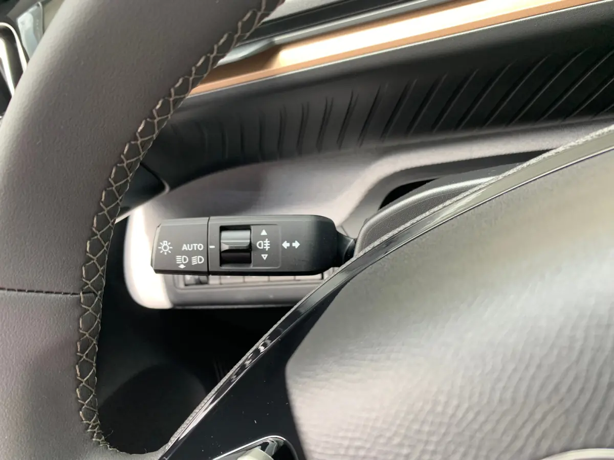 1.2 Turbo 100pk Plus Airco | AppleCarPlay/ Android Auto | Camera | DAB | LED | PDC Achter |