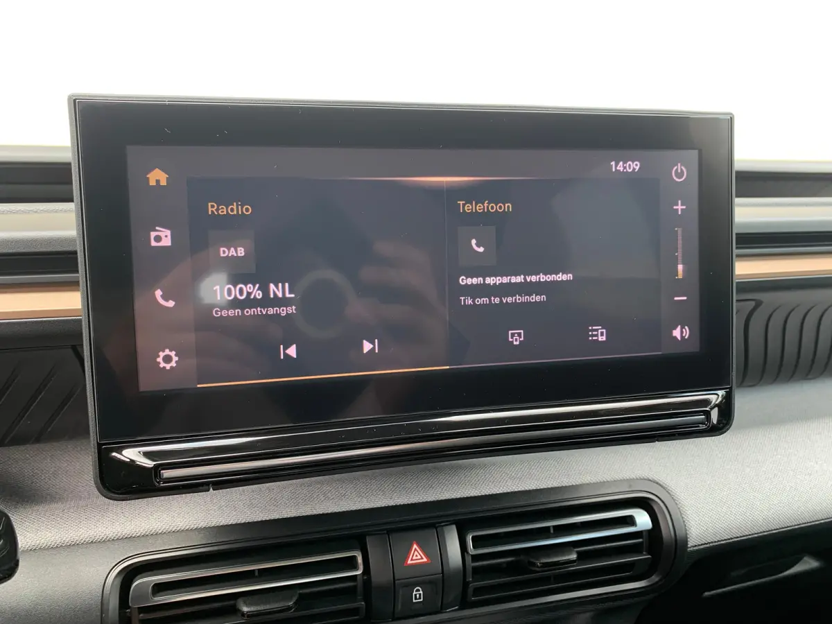 1.2 Turbo 100pk Plus Airco | AppleCarPlay/ Android Auto | Camera | DAB | LED | PDC Achter |