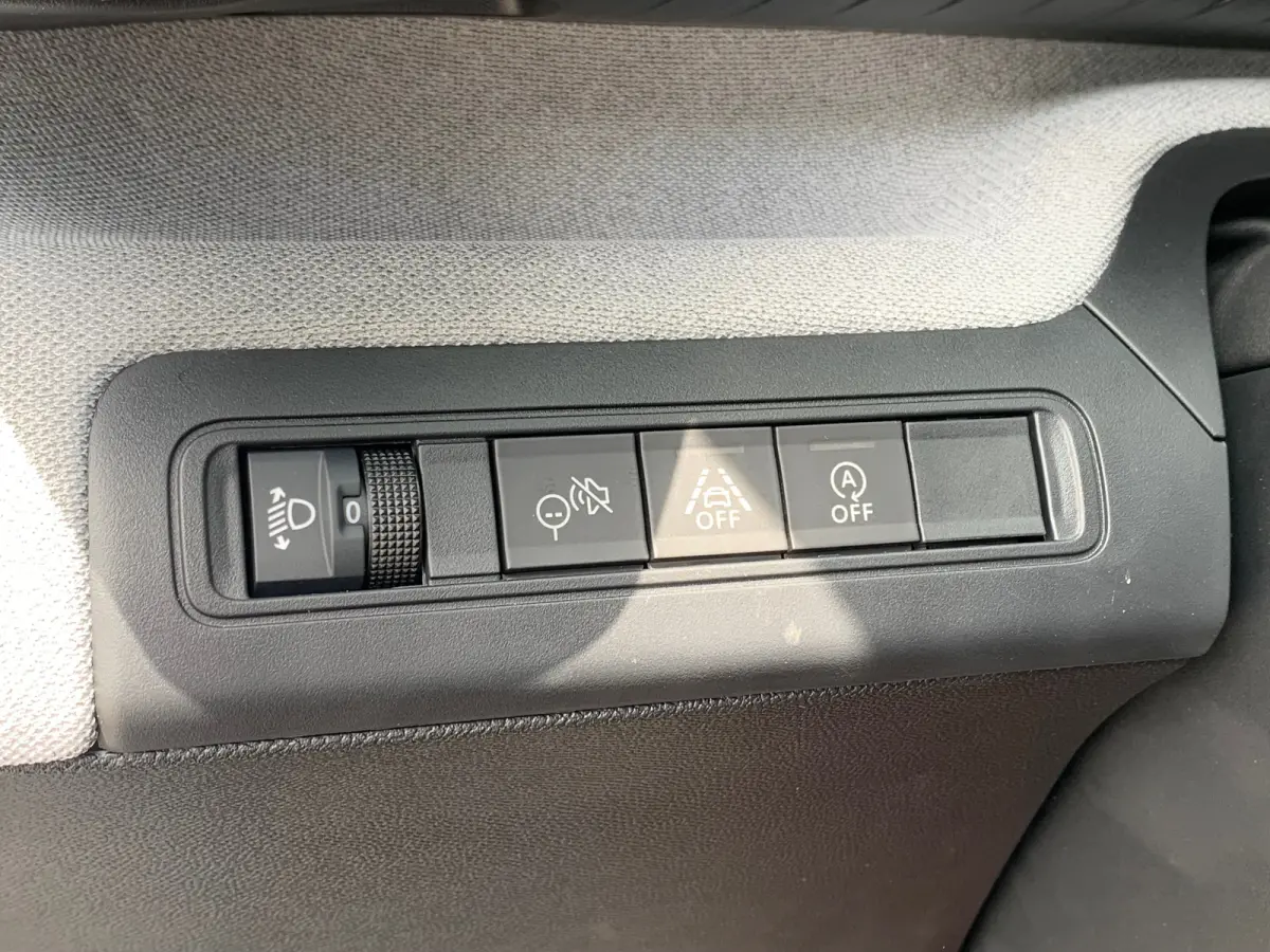 1.2 Turbo 100pk Plus Airco | AppleCarPlay/ Android Auto | Camera | DAB | LED | PDC Achter |