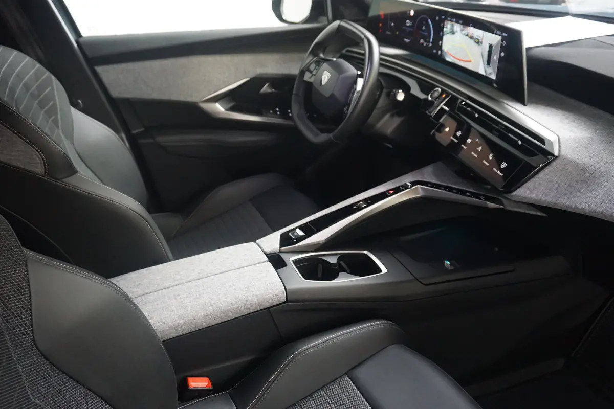 1.2 Hybrid 136 Allure 19" LMV | Afneembare trekhaak | half-leder | Adaptive Cruise | Driver assist pack |