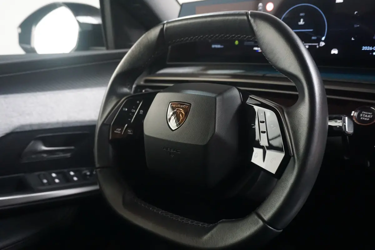 1.2 Hybrid 136 Allure 19" LMV | Afneembare trekhaak | half-leder | Adaptive Cruise | Driver assist pack |