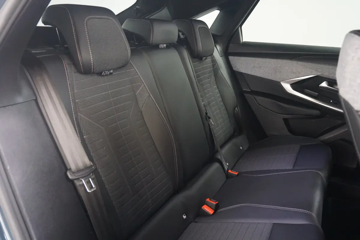 1.2 Hybrid 136 Allure 19" LMV | Afneembare trekhaak | half-leder | Adaptive Cruise | Driver assist pack |