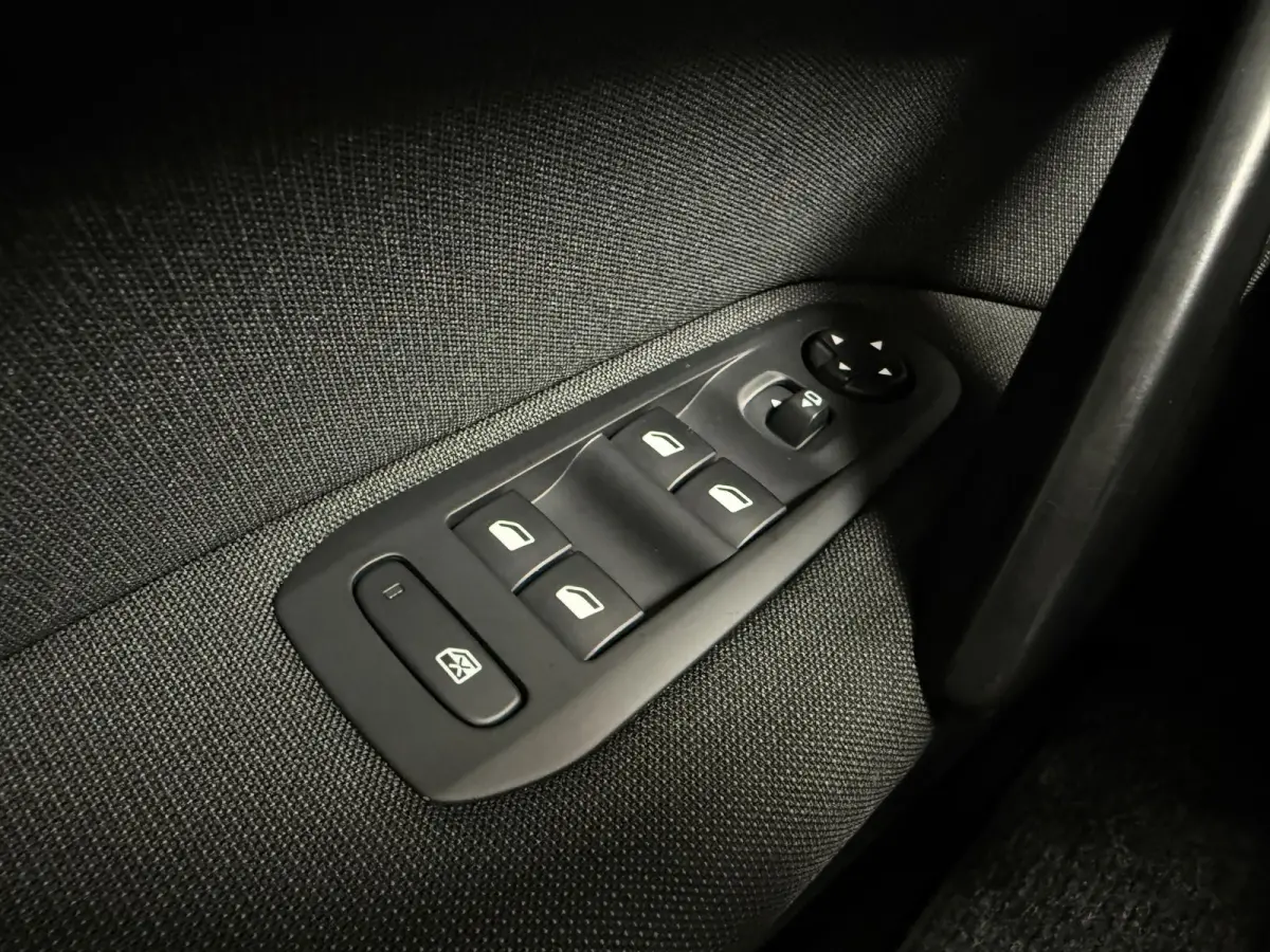 1.2 PureTech Allure | Panorama | Carplay | Riem v.v. | NL Auto