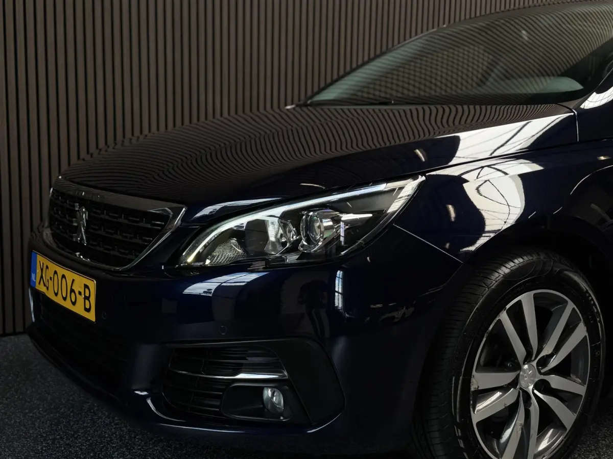 1.2 PureTech Allure | Panorama | Carplay | Riem v.v. | NL Auto