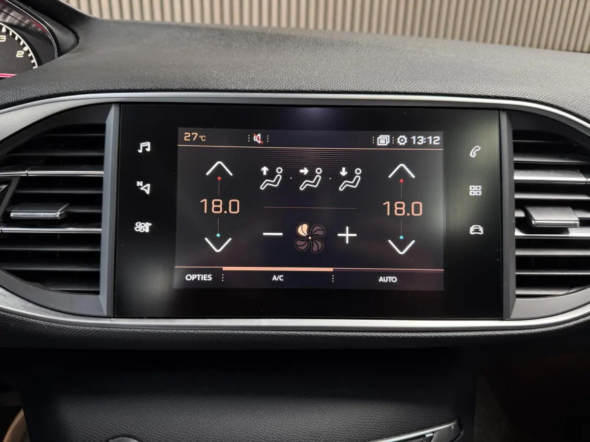 1.2 PureTech Allure | Panorama | Carplay | Riem v.v. | NL Auto
