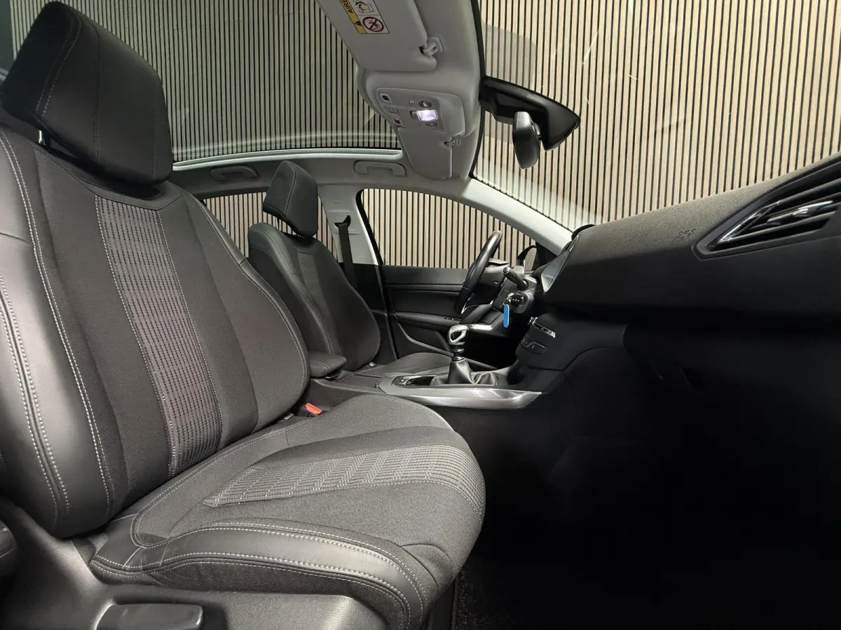 1.2 PureTech Allure | Panorama | Carplay | Riem v.v. | NL Auto