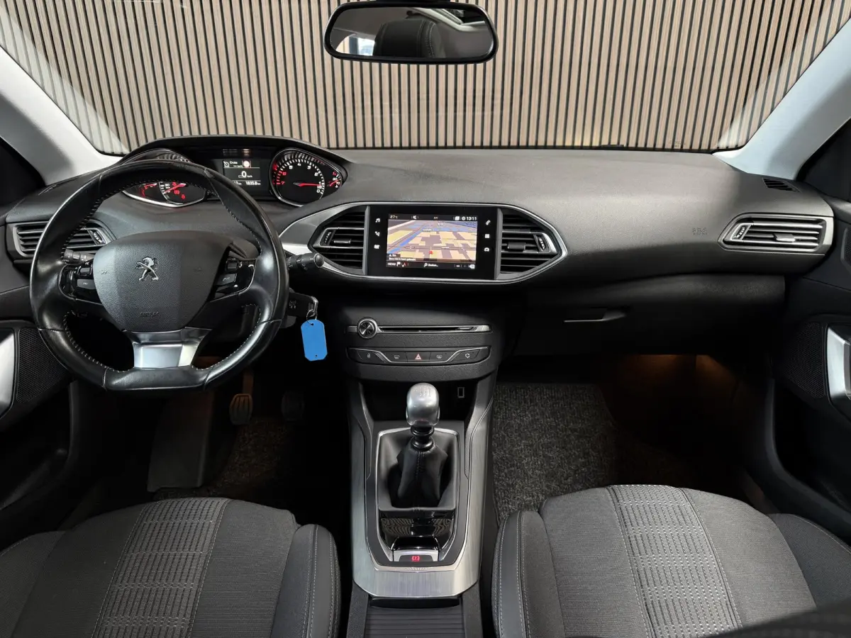 1.2 PureTech Allure | Panorama | Carplay | Riem v.v. | NL Auto
