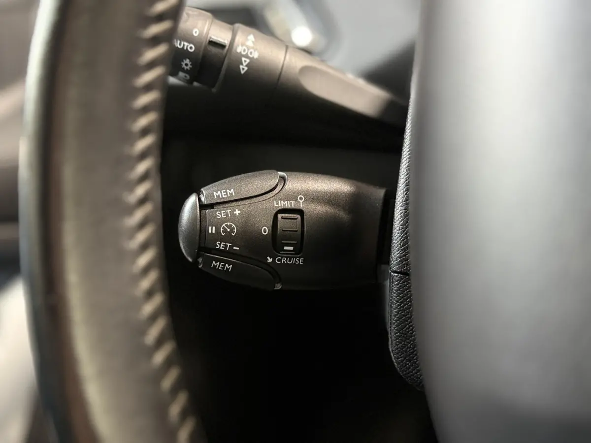 1.2 PureTech Allure | Panorama | Carplay | Riem v.v. | NL Auto