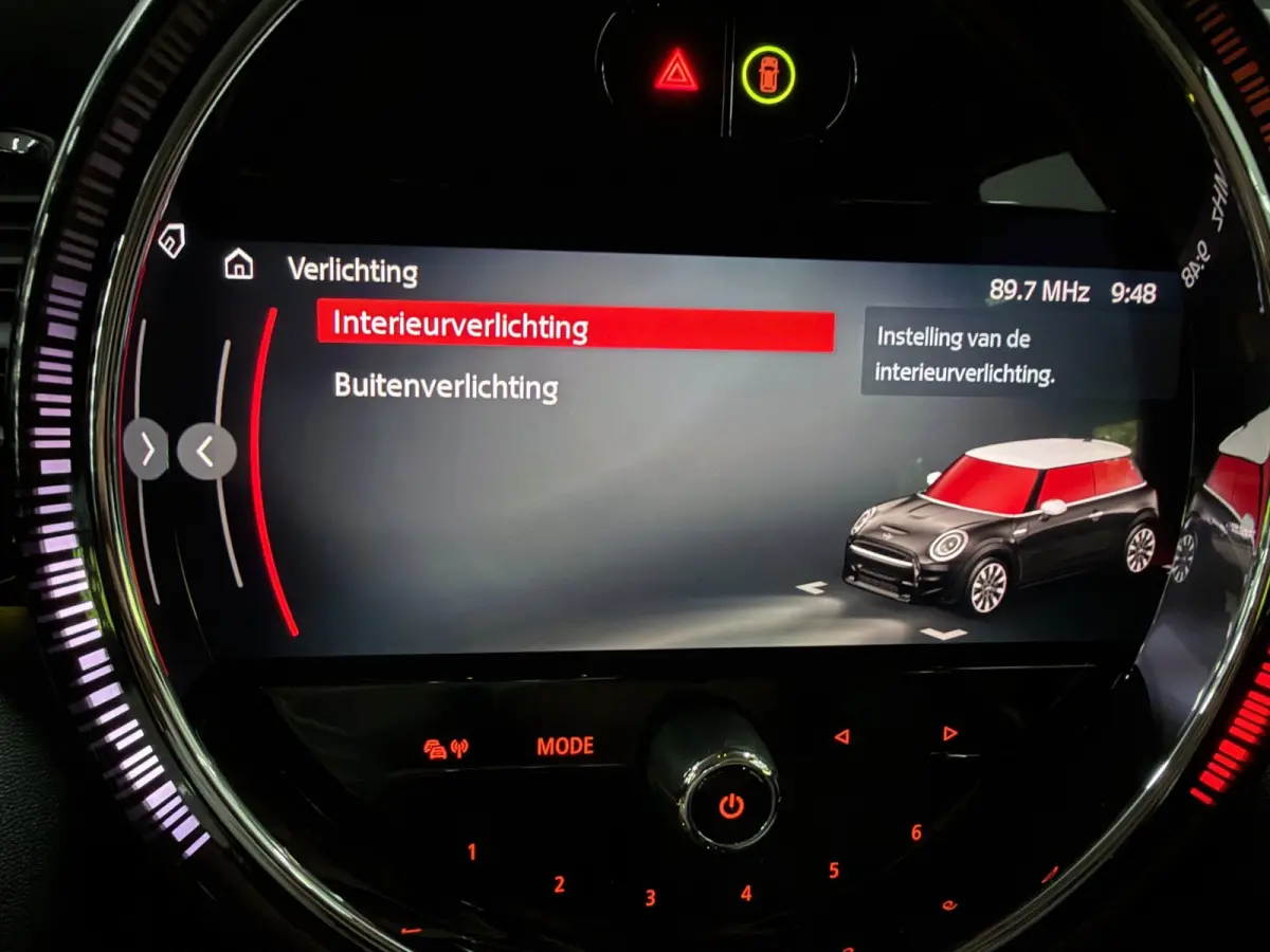 1.5 Cooper BLACK-EDITION 136PK 17''DAB/ NAVI/CRUISE/ECC/PDC/CARPLAY/SPORTSTOELEN///