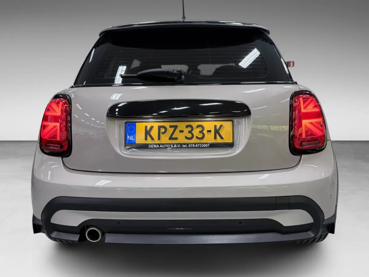 1.5 Cooper BLACK-EDITION 136PK 17''DAB/ NAVI/CRUISE/ECC/PDC/CARPLAY/SPORTSTOELEN///