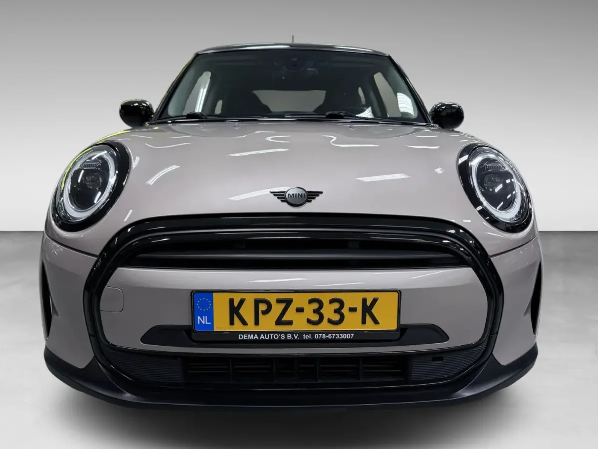 1.5 Cooper BLACK-EDITION 136PK 17''DAB/ NAVI/CRUISE/ECC/PDC/CARPLAY/SPORTSTOELEN///