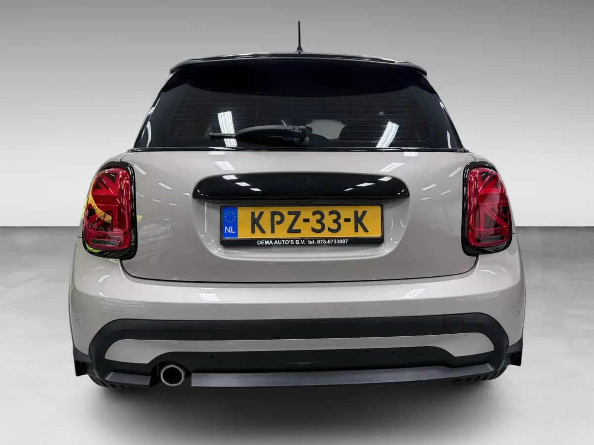 1.5 Cooper BLACK-EDITION 136PK 17''DAB/ NAVI/CRUISE/ECC/PDC/CARPLAY/SPORTSTOELEN///